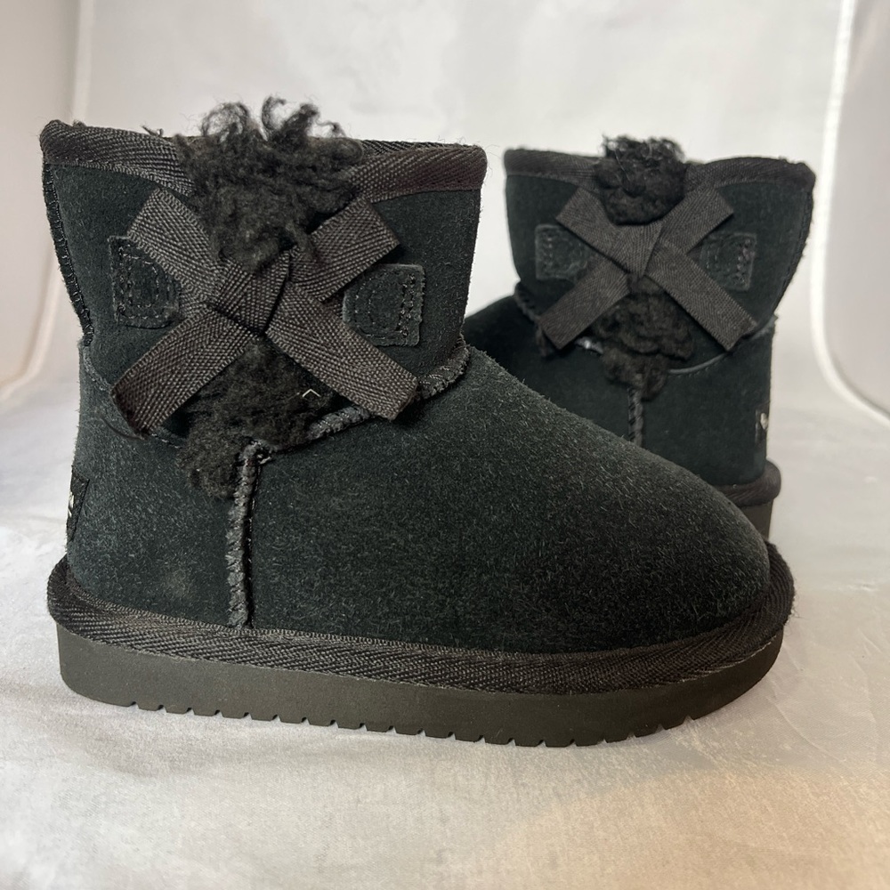 Kids' Koolaburra by Ugg Victoria Mini Bootie. Size 7 toddlers.